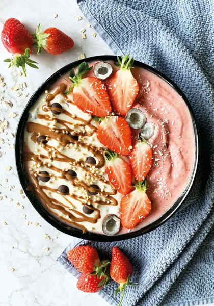 leckere und bunte, basische Frühstücksbowl beim Basenfasten im Hotel Fast