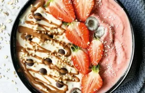 leckere und bunte, basische Frühstücksbowl beim Basenfasten im Hotel Fast